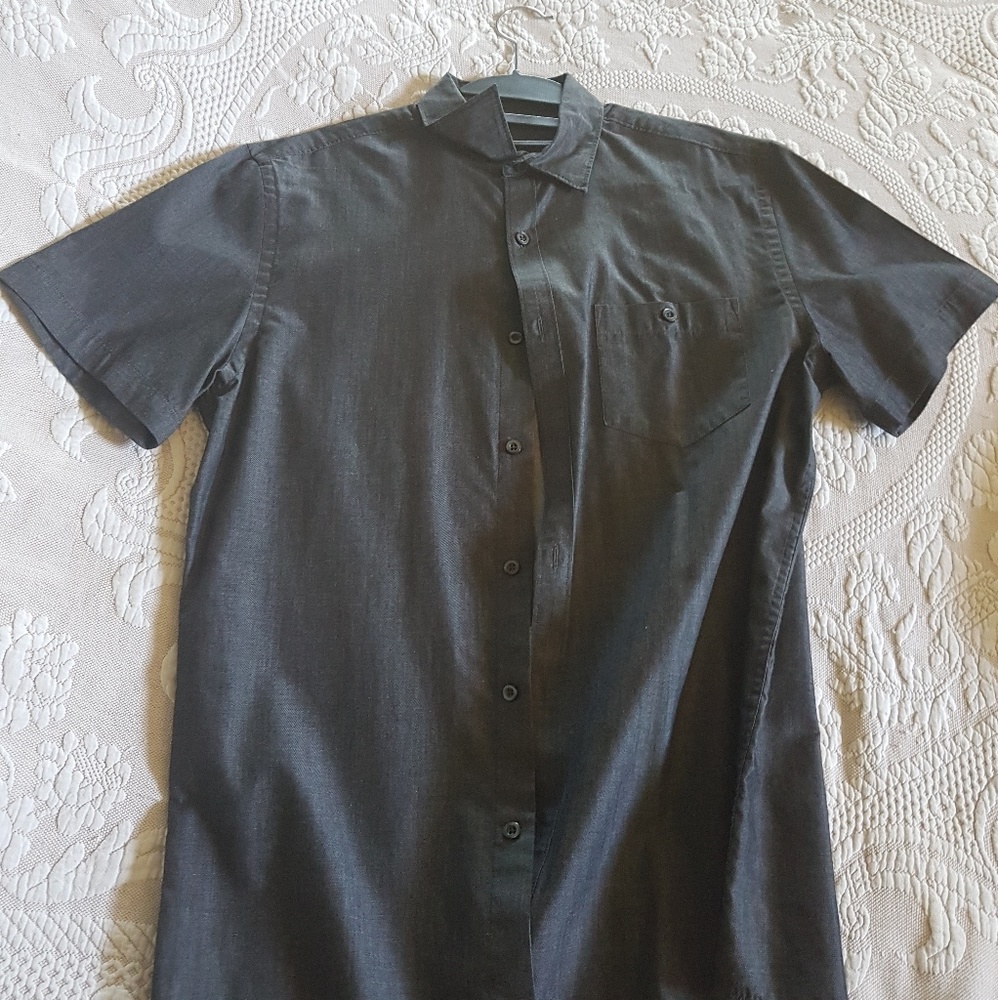 Short-sleeve Button down Shirt